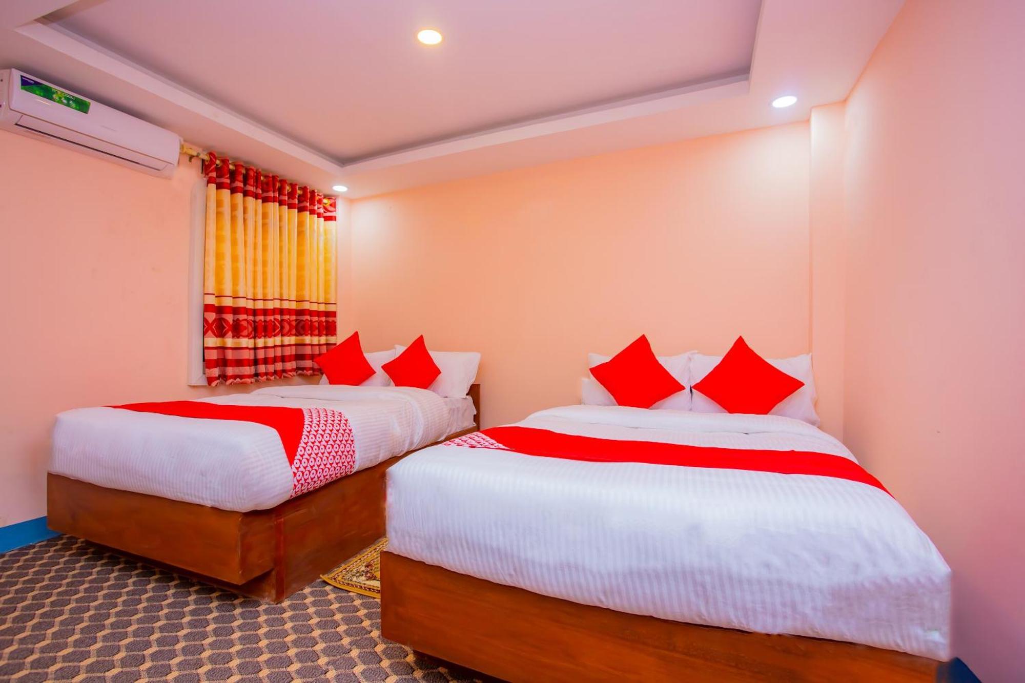 Oyo 589 Hotel Trimurti Kathmandu Bagian luar foto