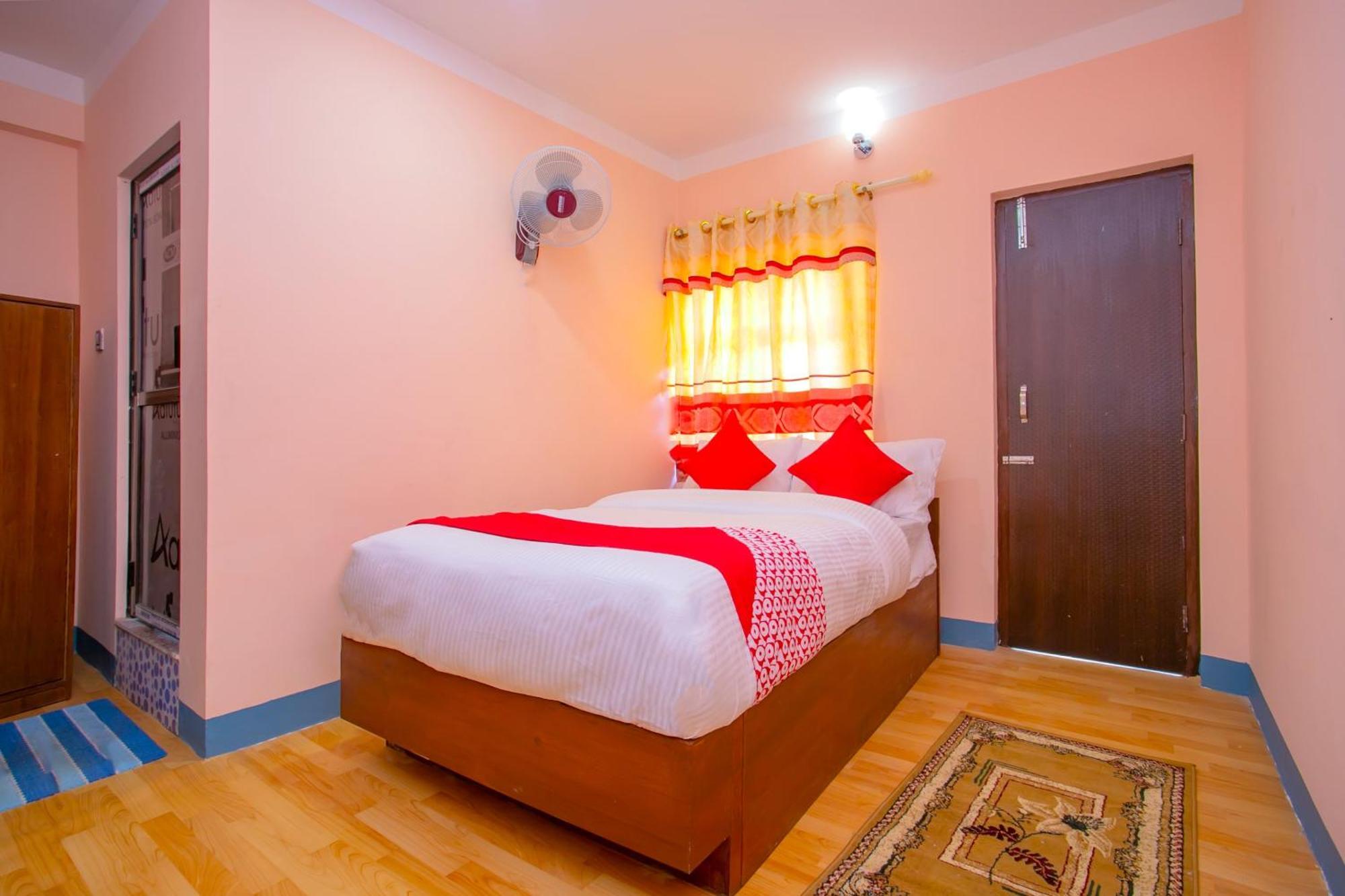 Oyo 589 Hotel Trimurti Kathmandu Bagian luar foto