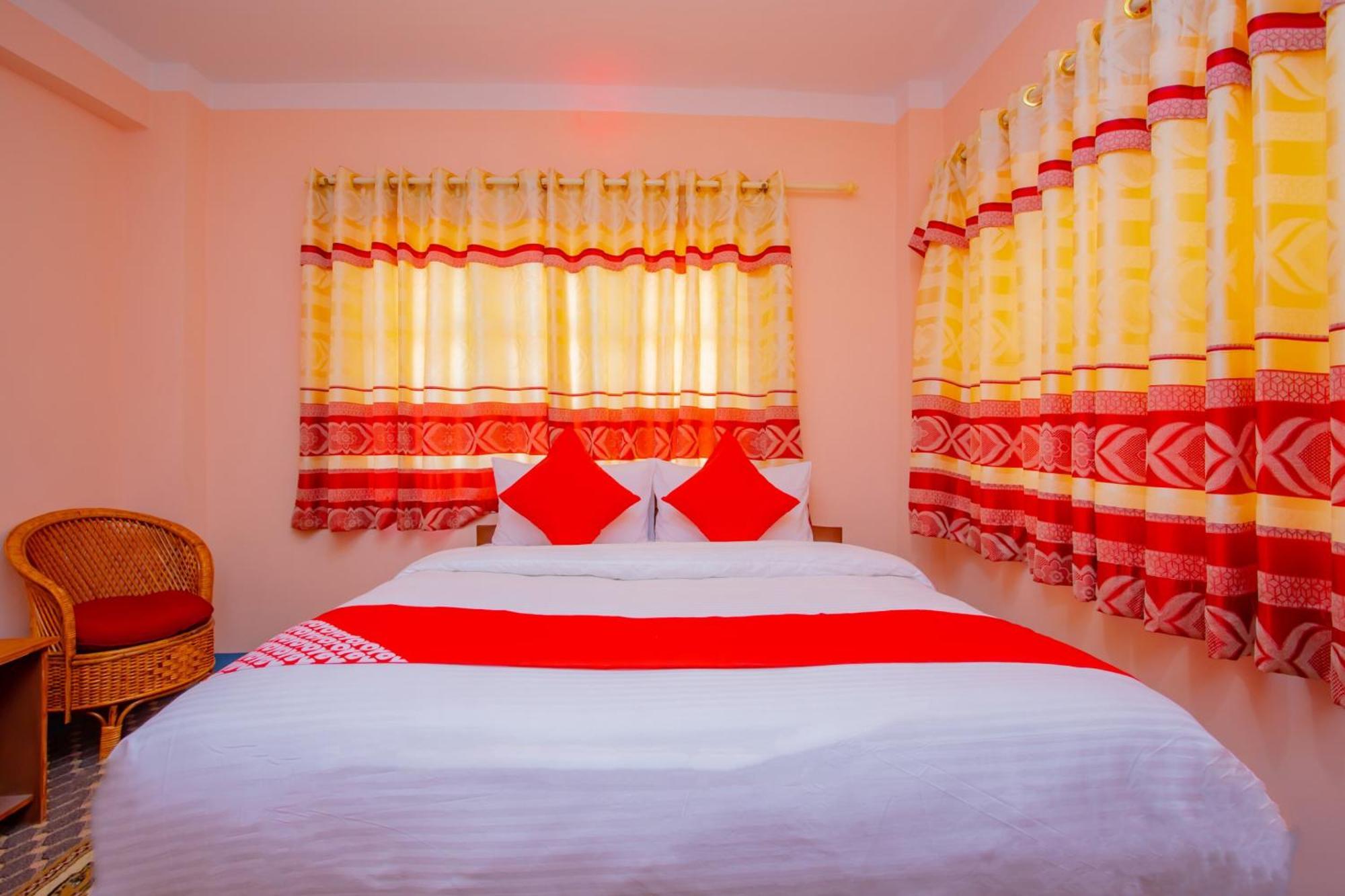 Oyo 589 Hotel Trimurti Kathmandu Bagian luar foto