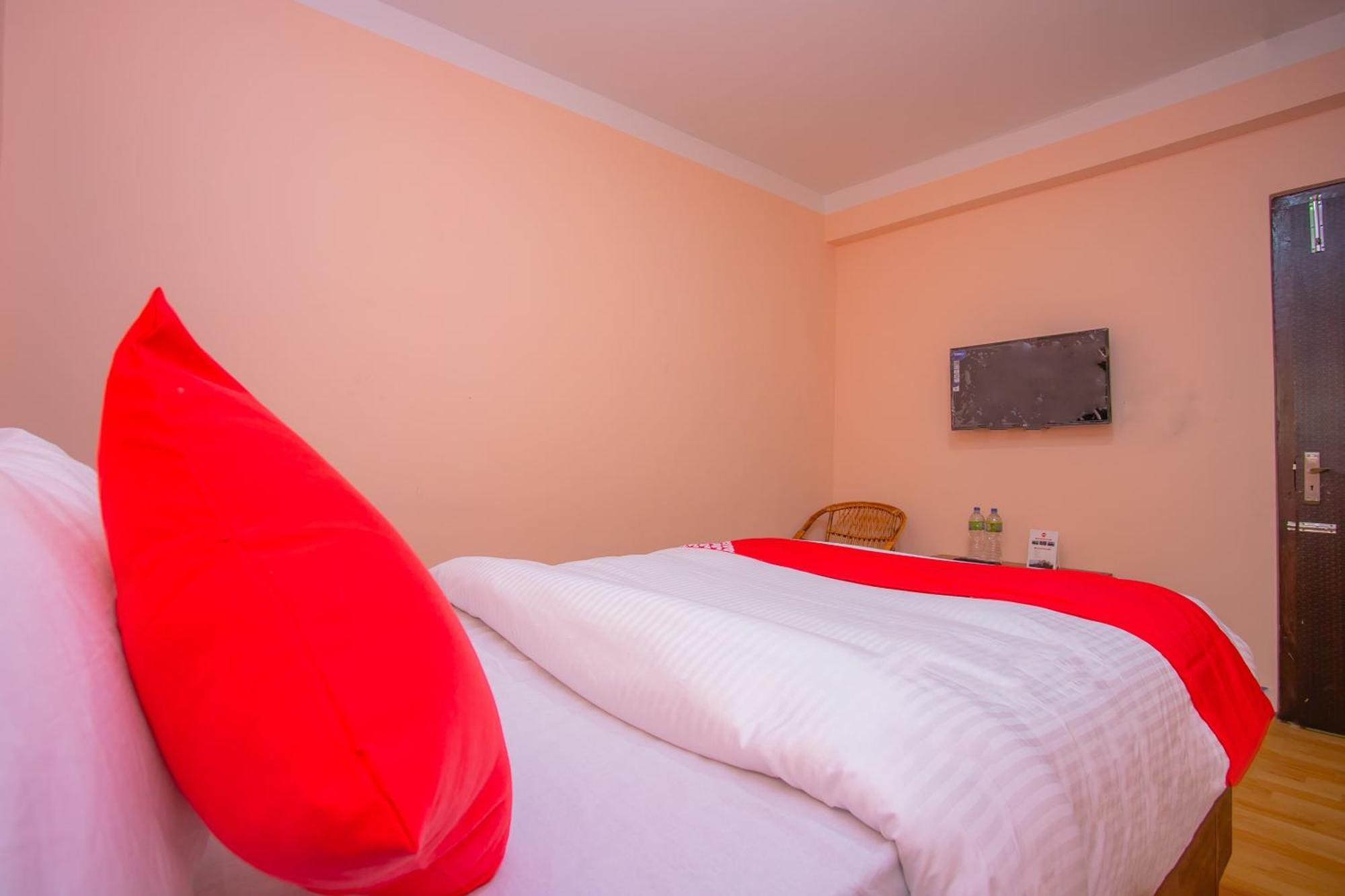 Oyo 589 Hotel Trimurti Kathmandu Bagian luar foto