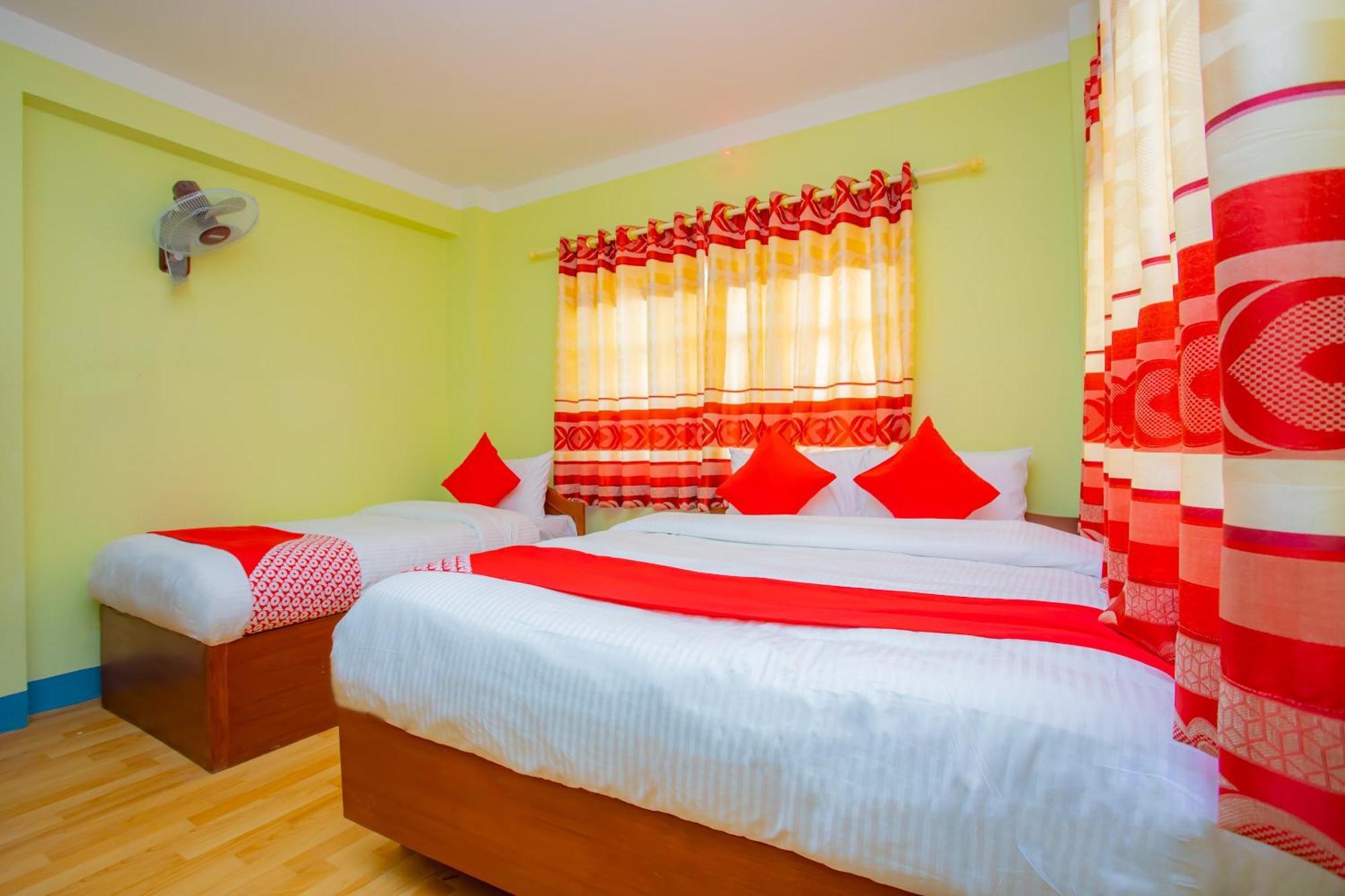 Oyo 589 Hotel Trimurti Kathmandu Bagian luar foto