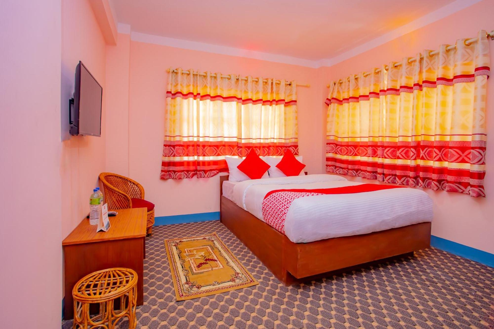 Oyo 589 Hotel Trimurti Kathmandu Bagian luar foto