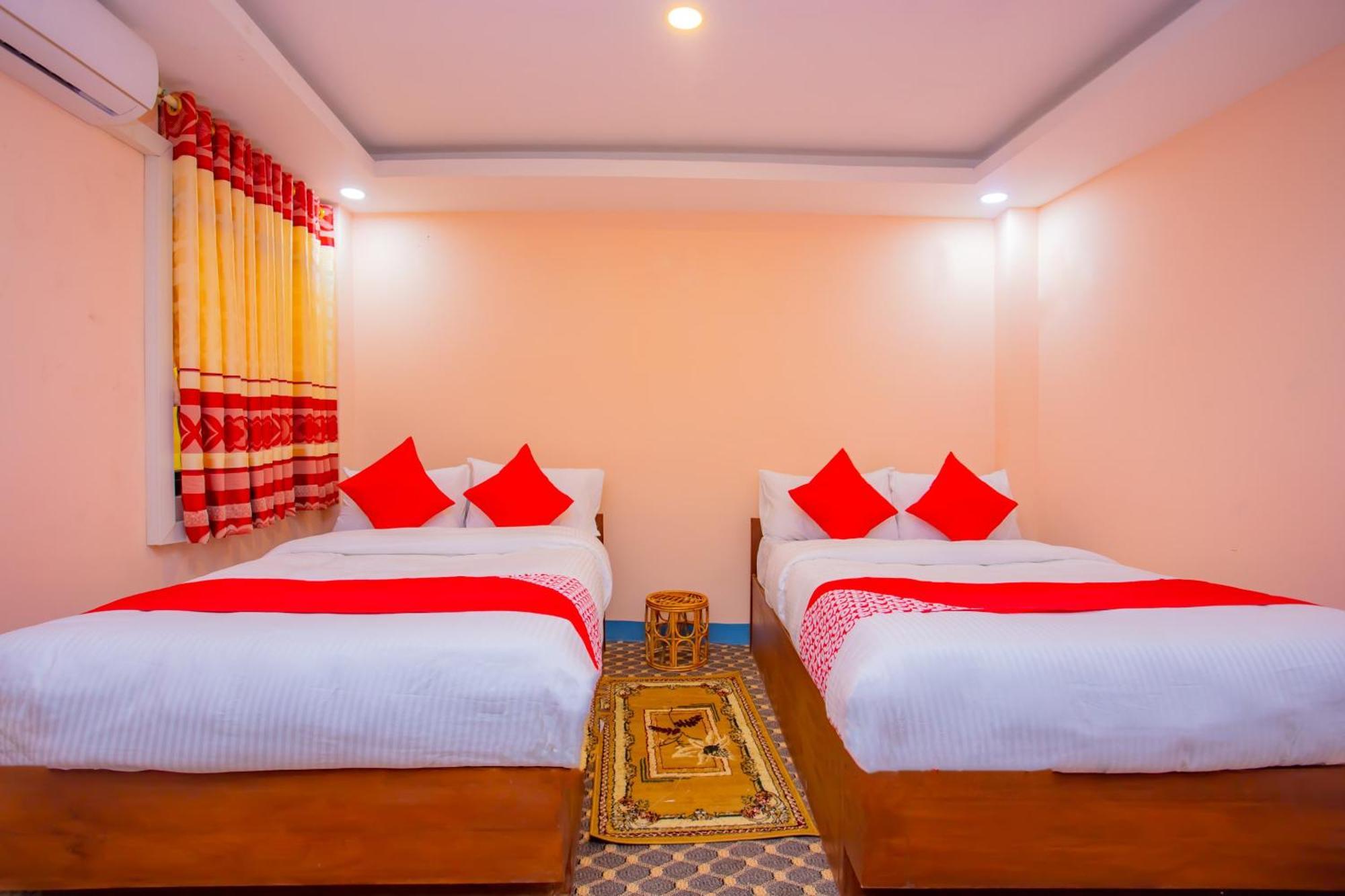 Oyo 589 Hotel Trimurti Kathmandu Bagian luar foto