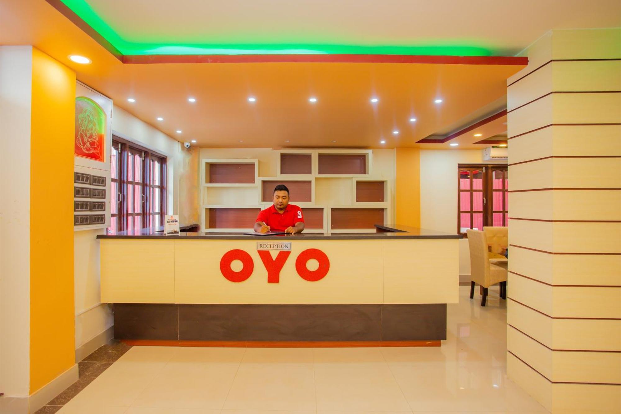 Oyo 589 Hotel Trimurti Kathmandu Bagian luar foto
