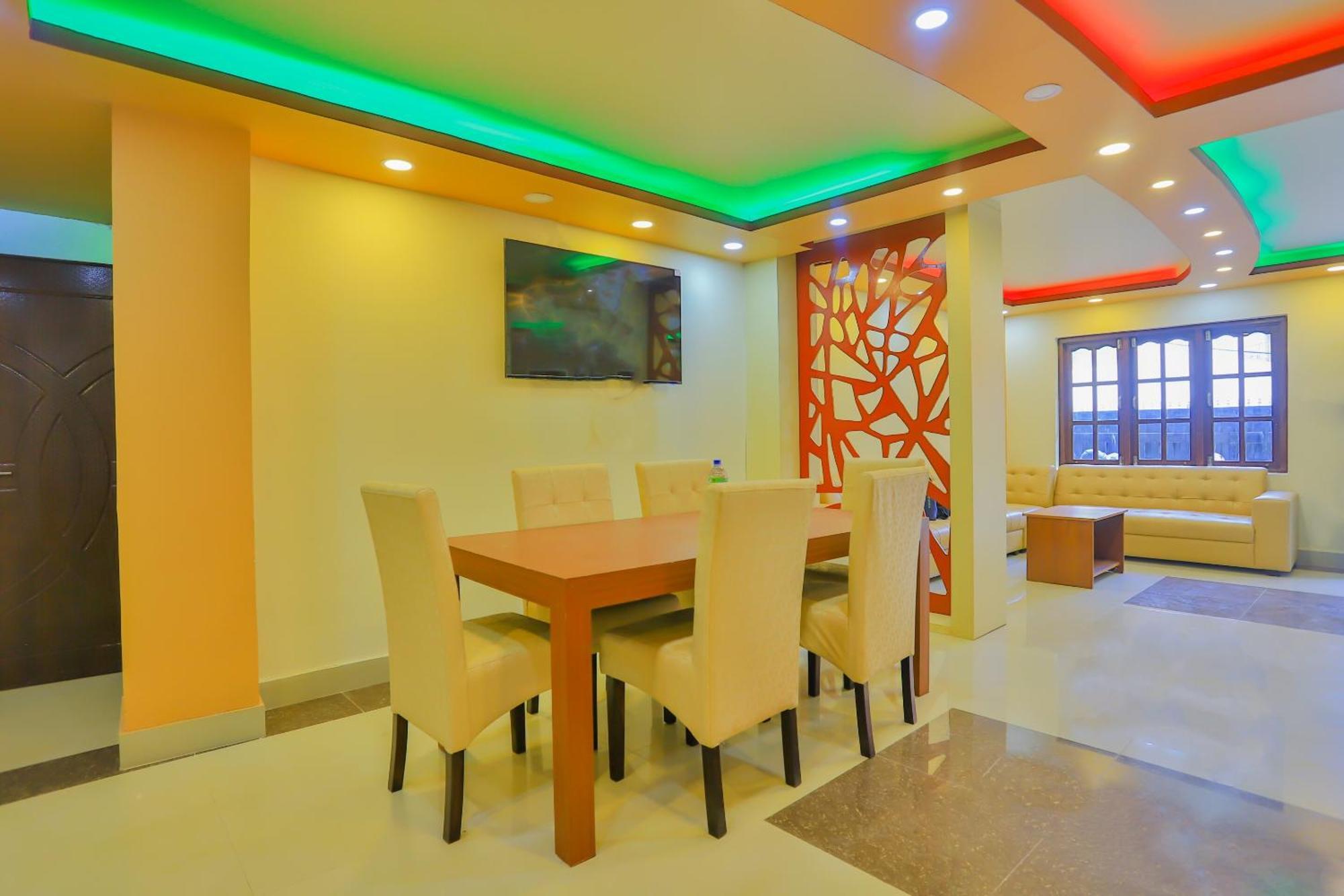 Oyo 589 Hotel Trimurti Kathmandu Bagian luar foto