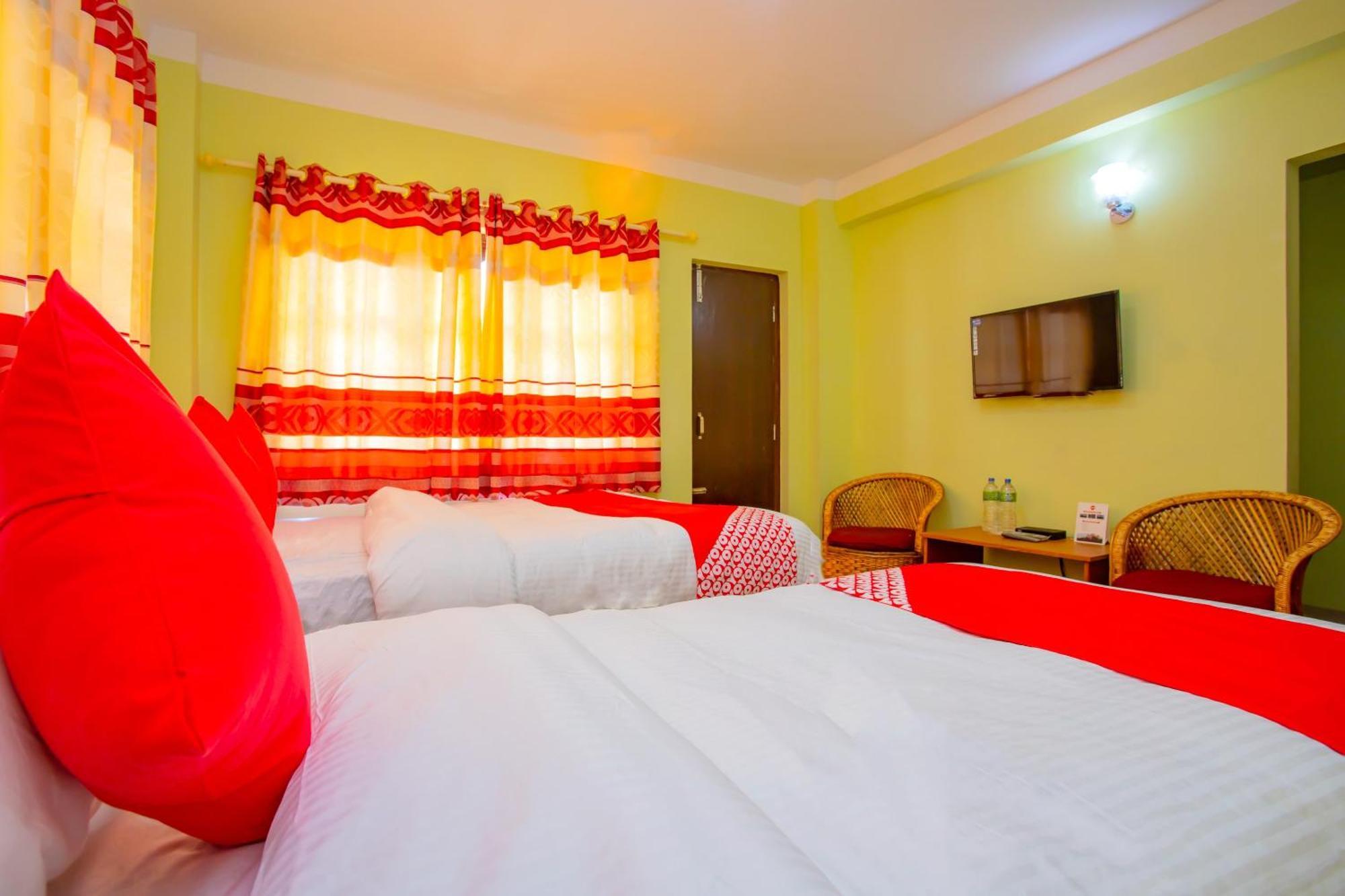 Oyo 589 Hotel Trimurti Kathmandu Bagian luar foto