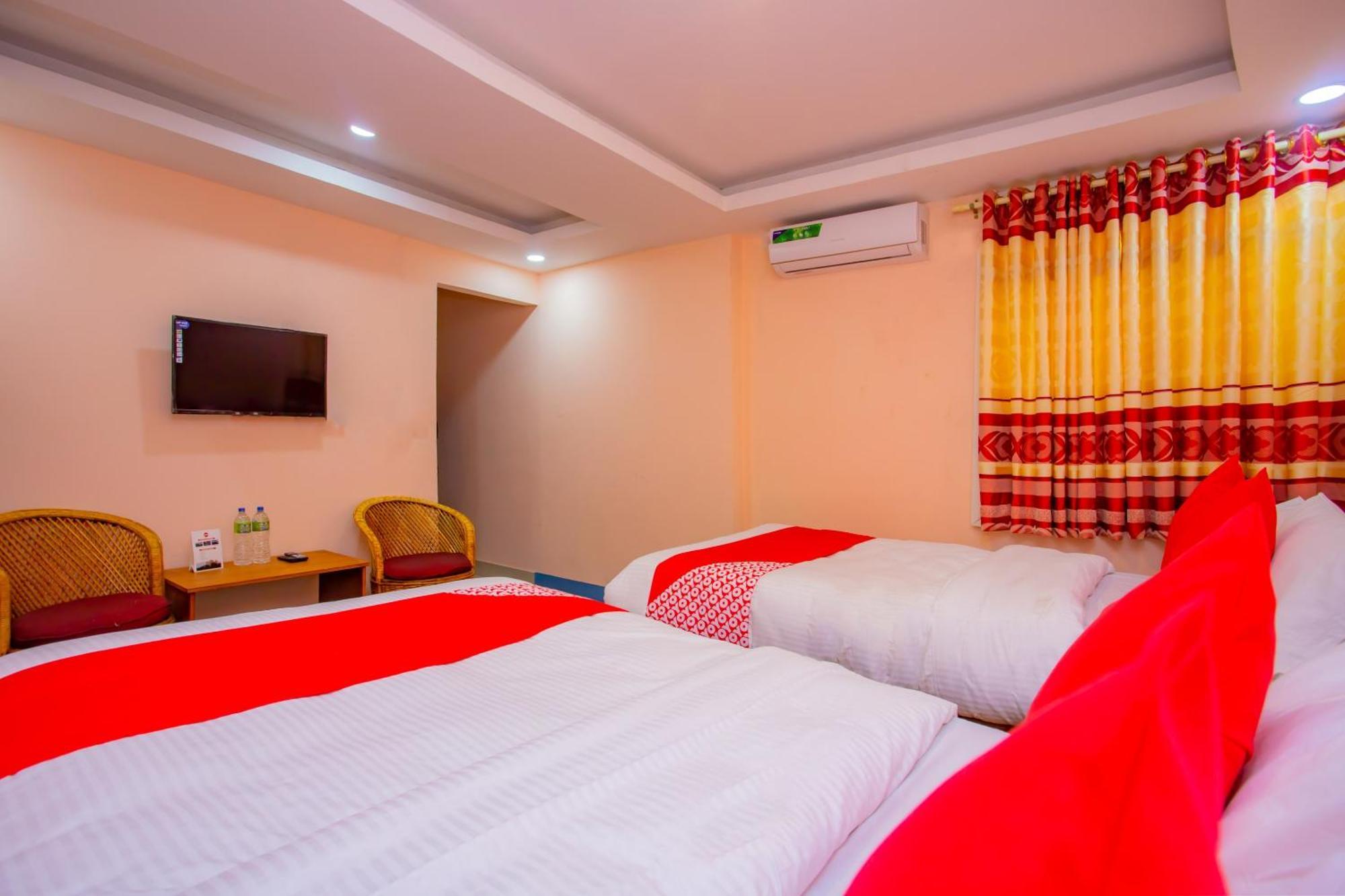 Oyo 589 Hotel Trimurti Kathmandu Bagian luar foto