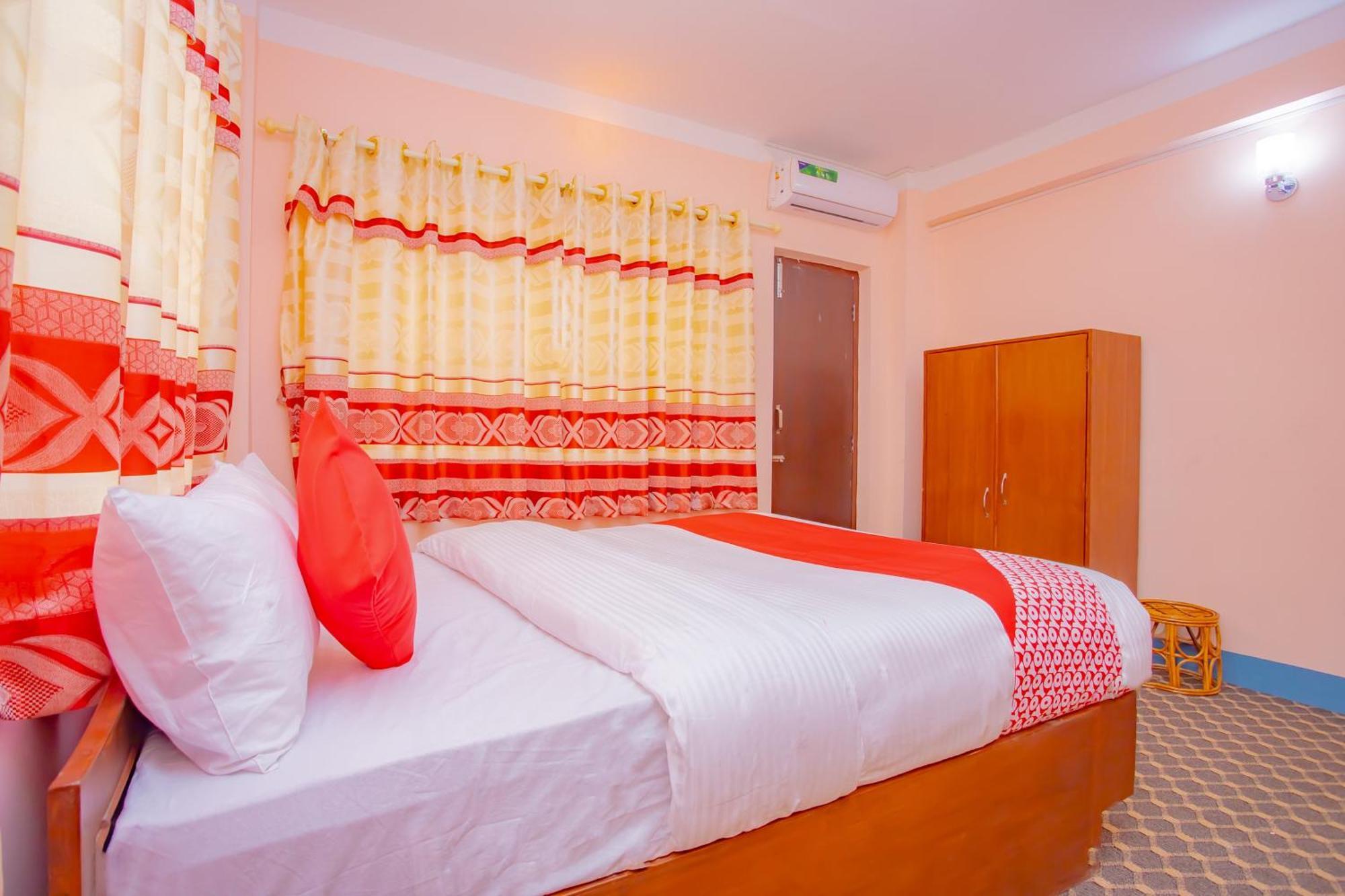 Oyo 589 Hotel Trimurti Kathmandu Bagian luar foto