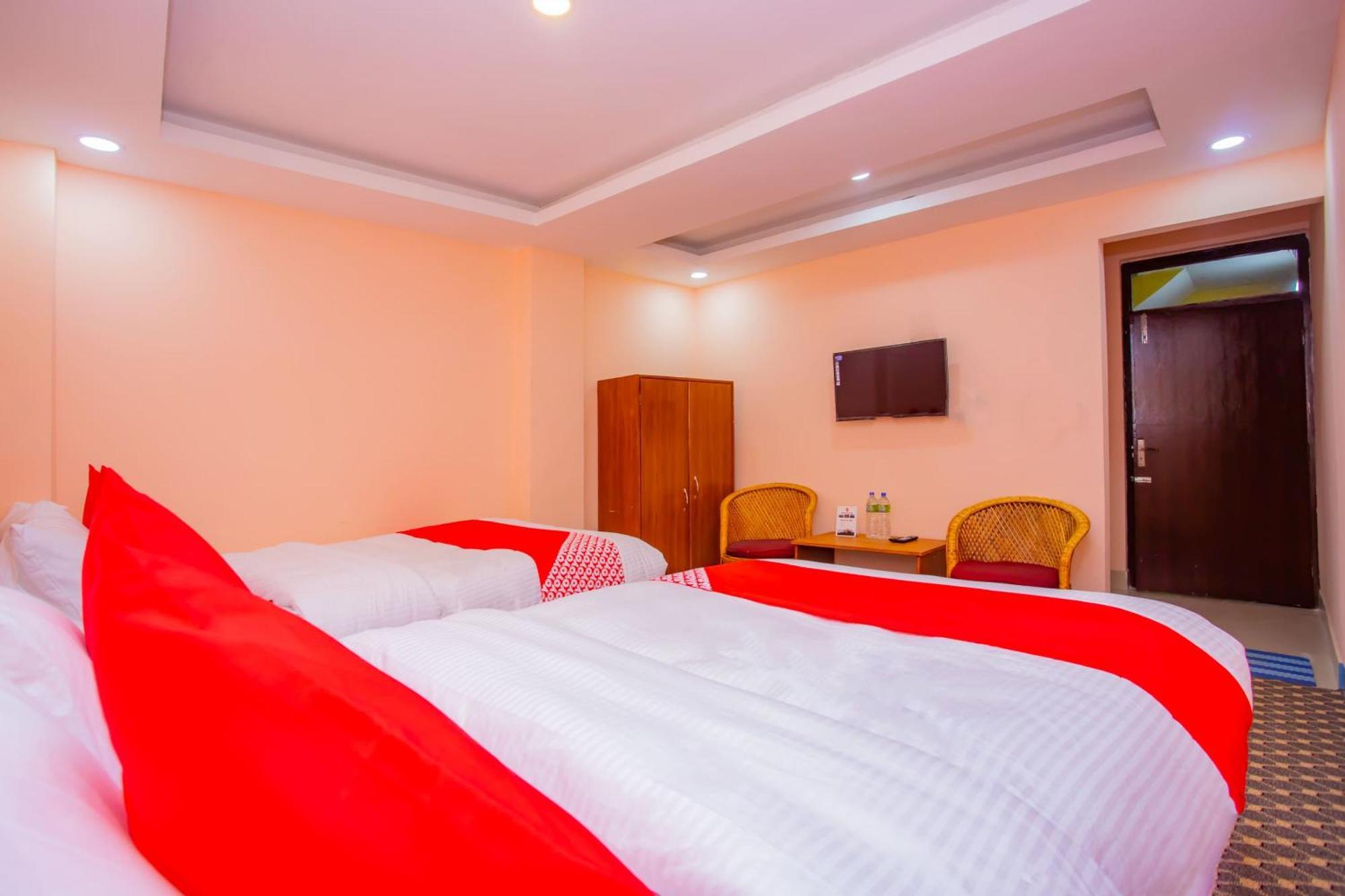 Oyo 589 Hotel Trimurti Kathmandu Bagian luar foto